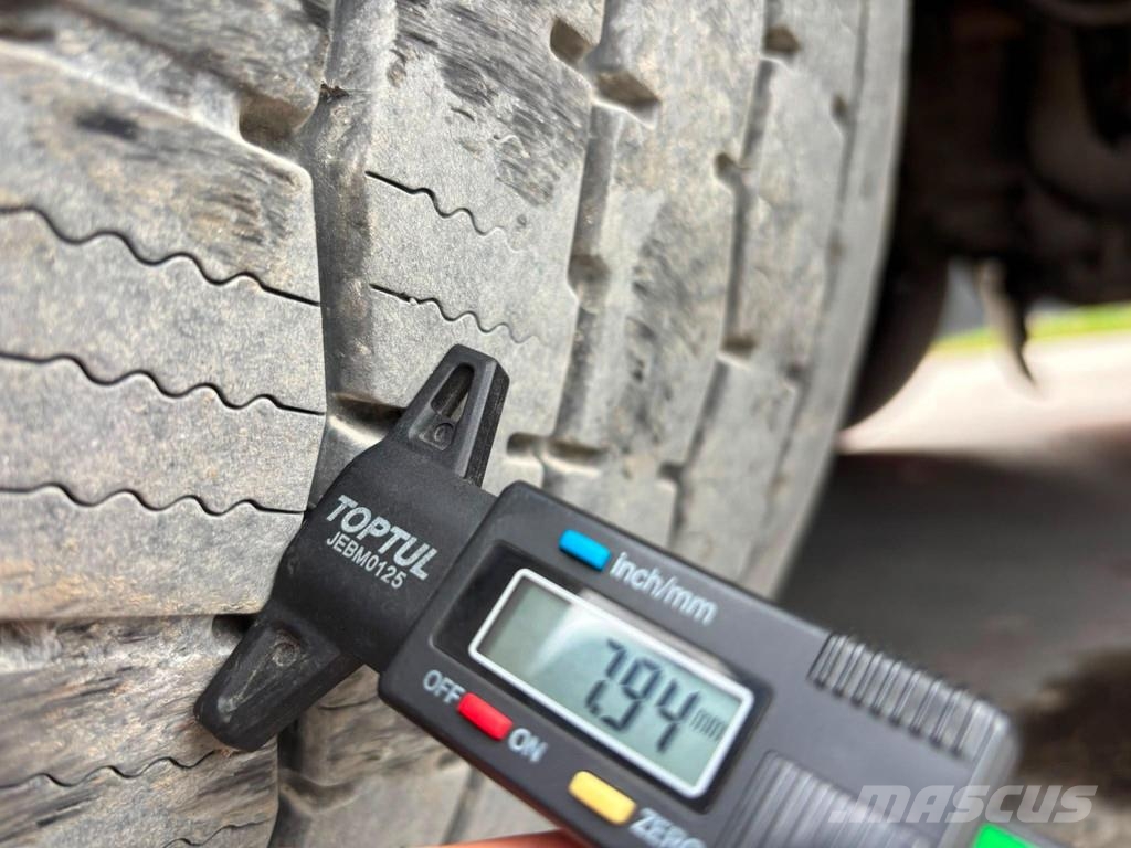 Volvo FM 370 6x2*4 RETARDER / SUPRA 850 / BOX L=7469 mm Camiones con temperatura controlada