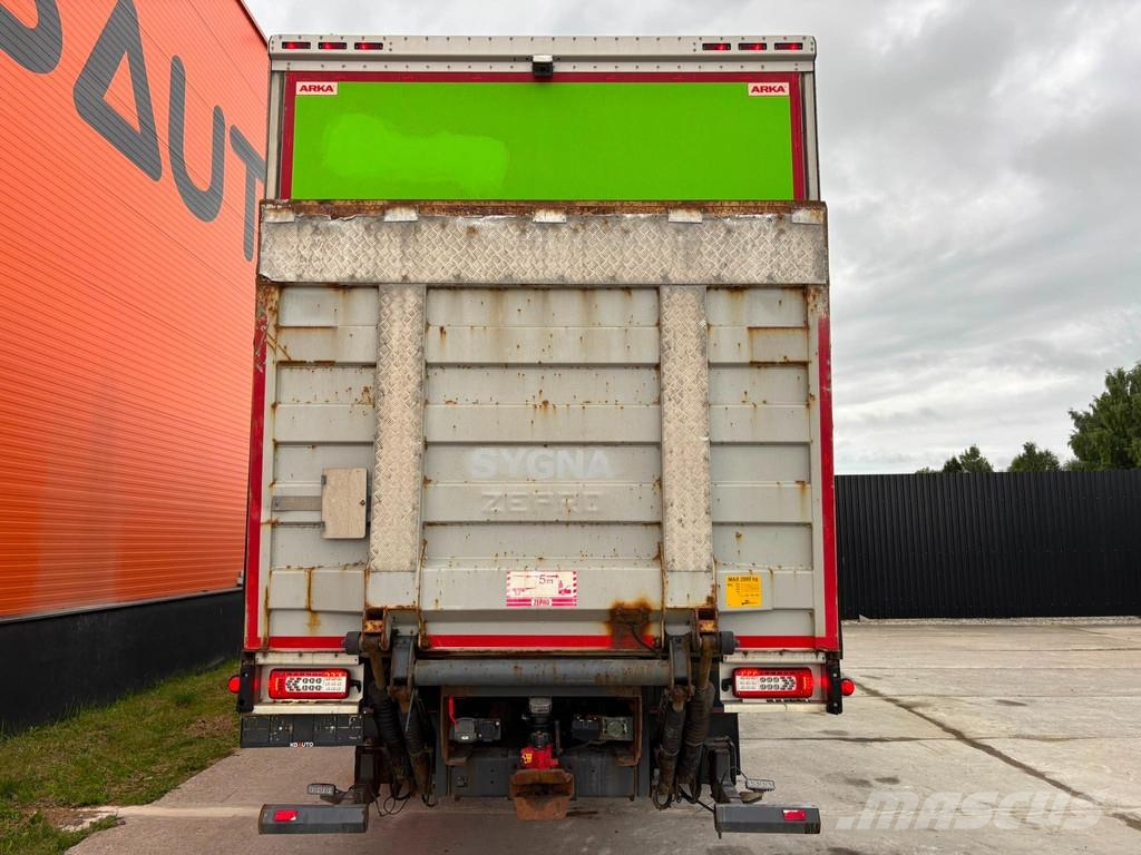 Volvo FM 370 6x2*4 RETARDER / SUPRA 850 / BOX L=7469 mm Camiones con temperatura controlada