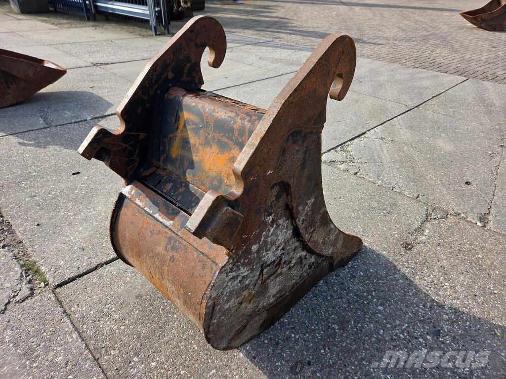 Eurosteel 2 dieplepels CW30/40, 0.64m. en 0.65m. breed Łyżki do ładowarek