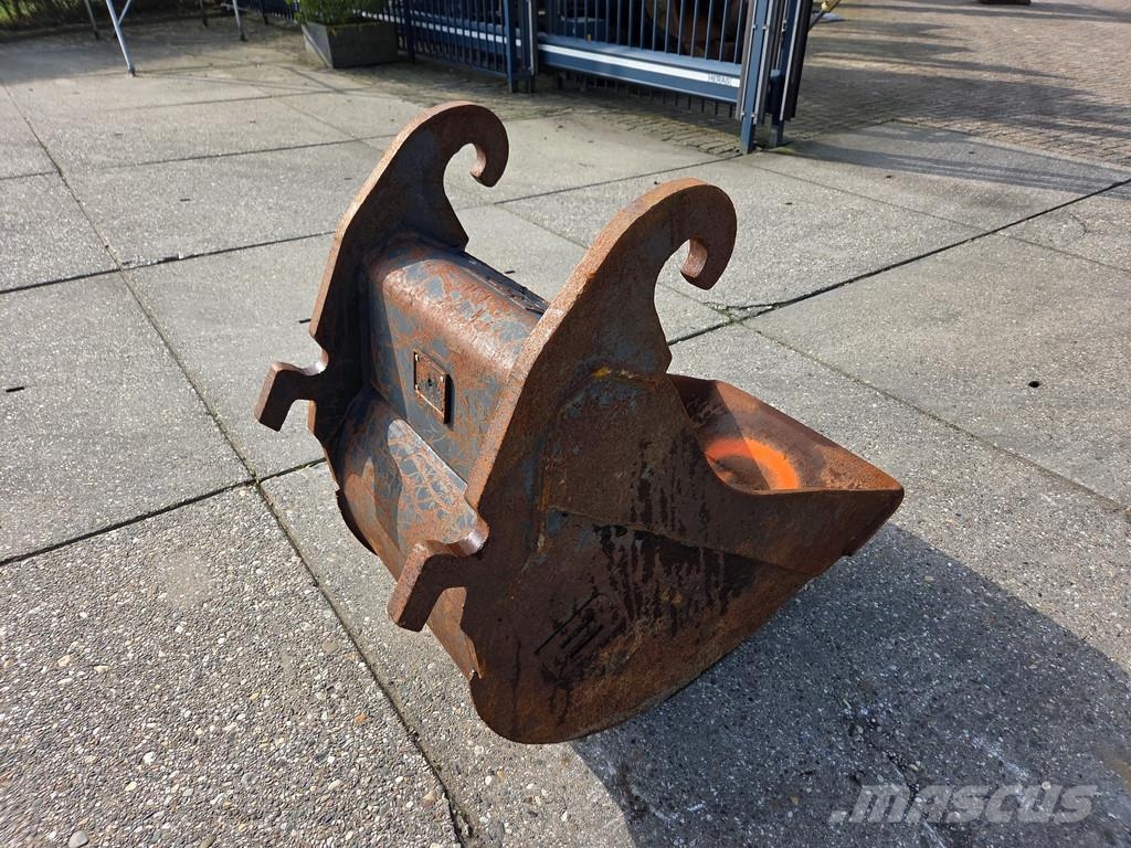 Eurosteel 2 dieplepels CW30/40, 0.64m. en 0.65m. breed Łyżki do ładowarek