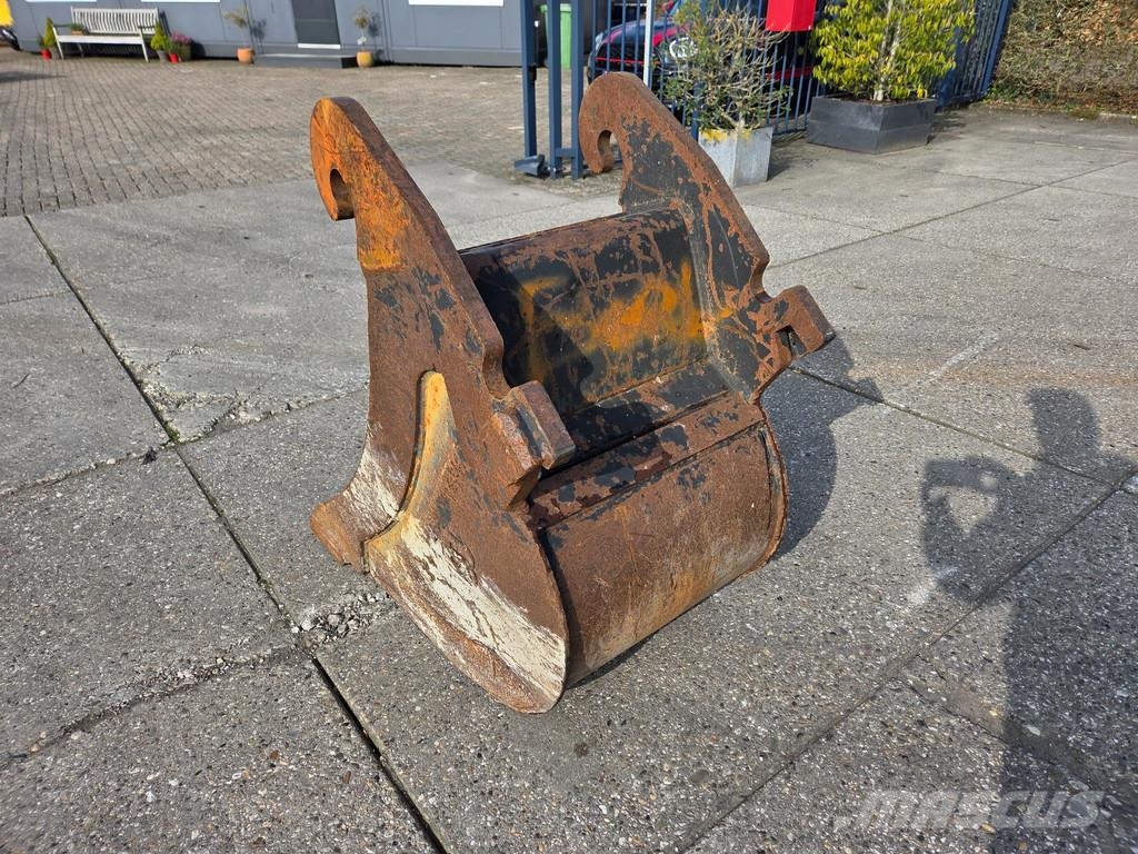 Eurosteel 2 dieplepels CW30/40, 0.64m. en 0.65m. breed Łyżki do ładowarek