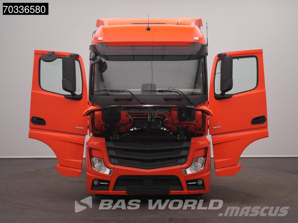 Mercedes-Benz Actros 1851 4X2 BigSpace Mega APK 04-2027 2x Tanks Tahače