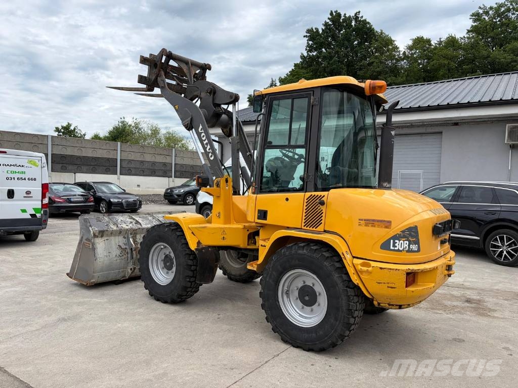Volvo L 30 B لوادر بعجل