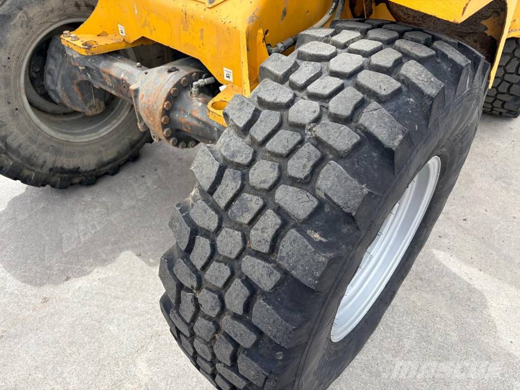 Volvo L 30 B لوادر بعجل