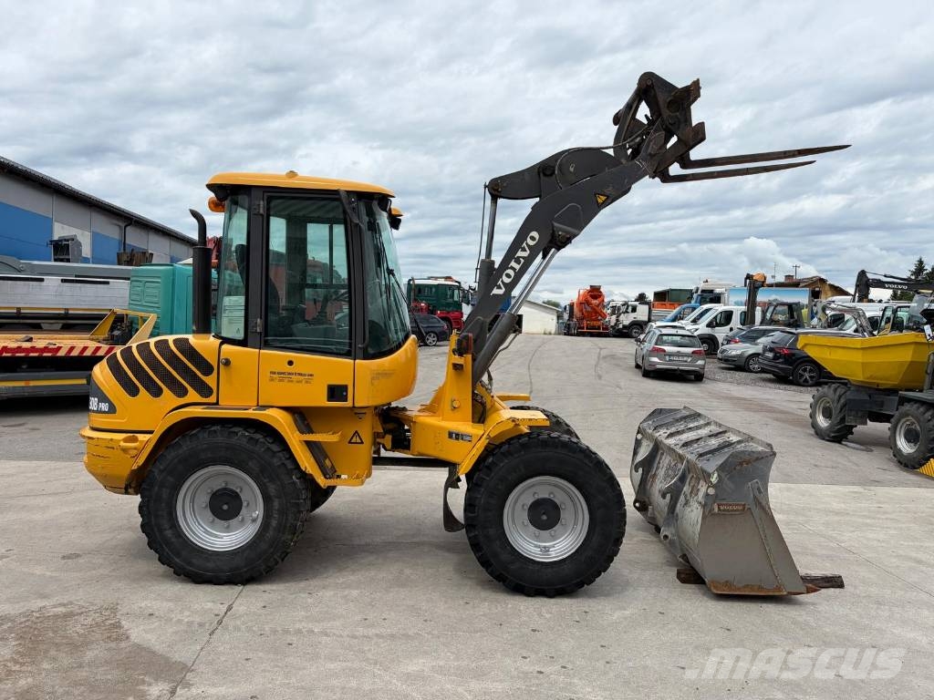 Volvo L 30 B لوادر بعجل