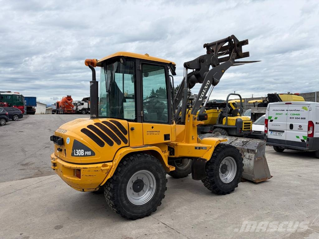 Volvo L 30 B لوادر بعجل
