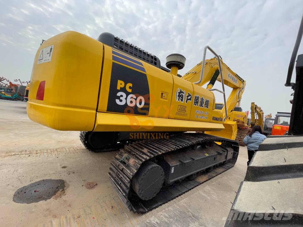 Komatsu PC 360 LC-7 حفارات زحافة