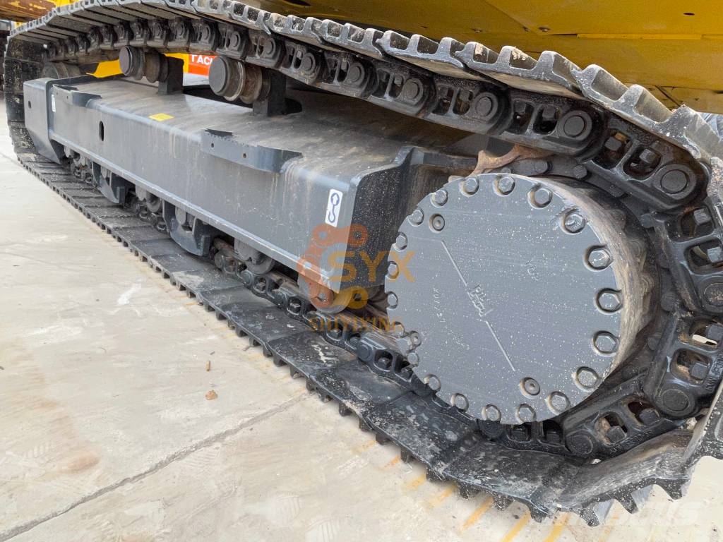 Komatsu PC 360 LC-7 حفارات زحافة