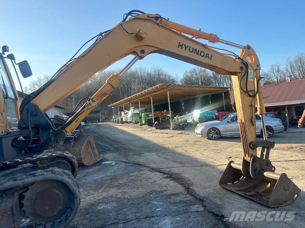 Hyundai Koparka HYUNDAI ROBEX 80 80CR-9 Pásová rýpadla