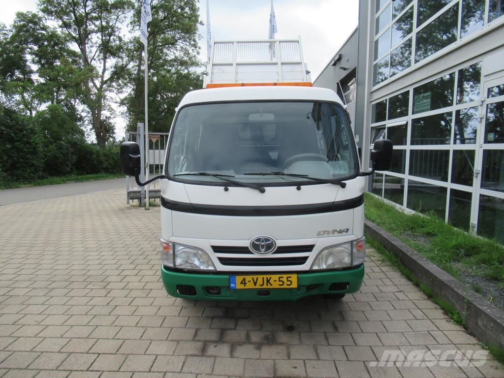 Toyota Dyna 100 3.0 D-4D DoubleCab DOKA Tipper Kipper Jakeluautot