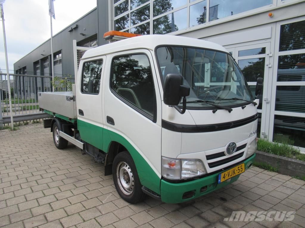 Toyota Dyna 100 3.0 D-4D DoubleCab DOKA Tipper Kipper Jakeluautot
