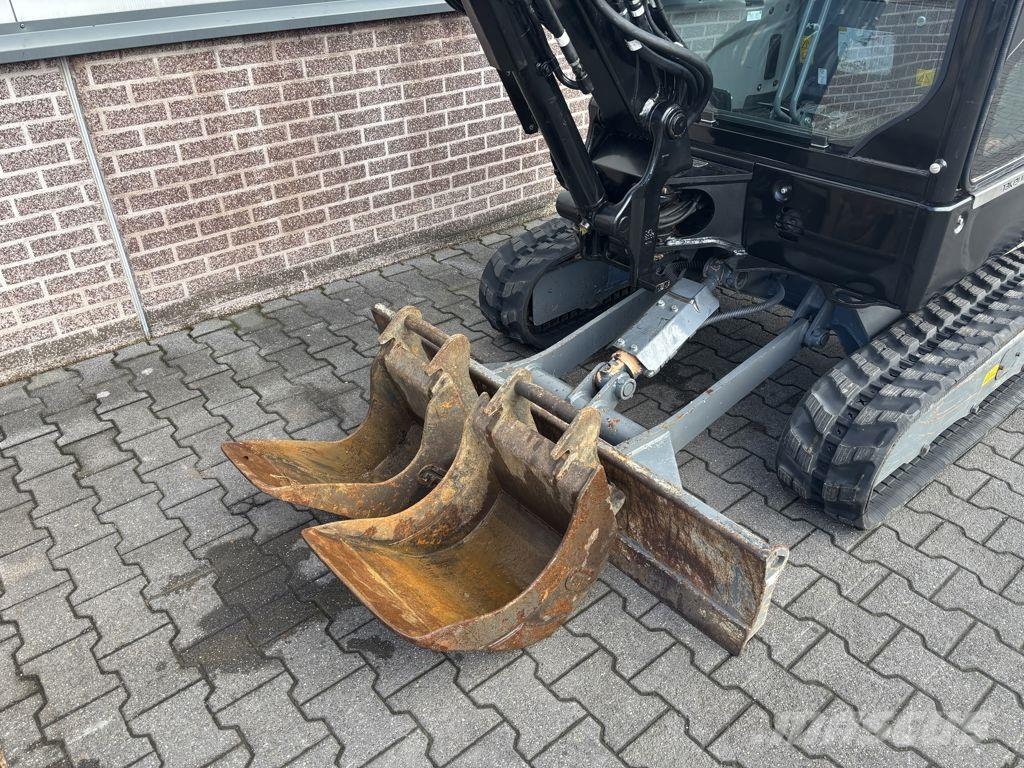 Takeuchi TB325R + Compact Tilt tiltrotator Miniescavadeiras < 7t (Mini escavadeiras)