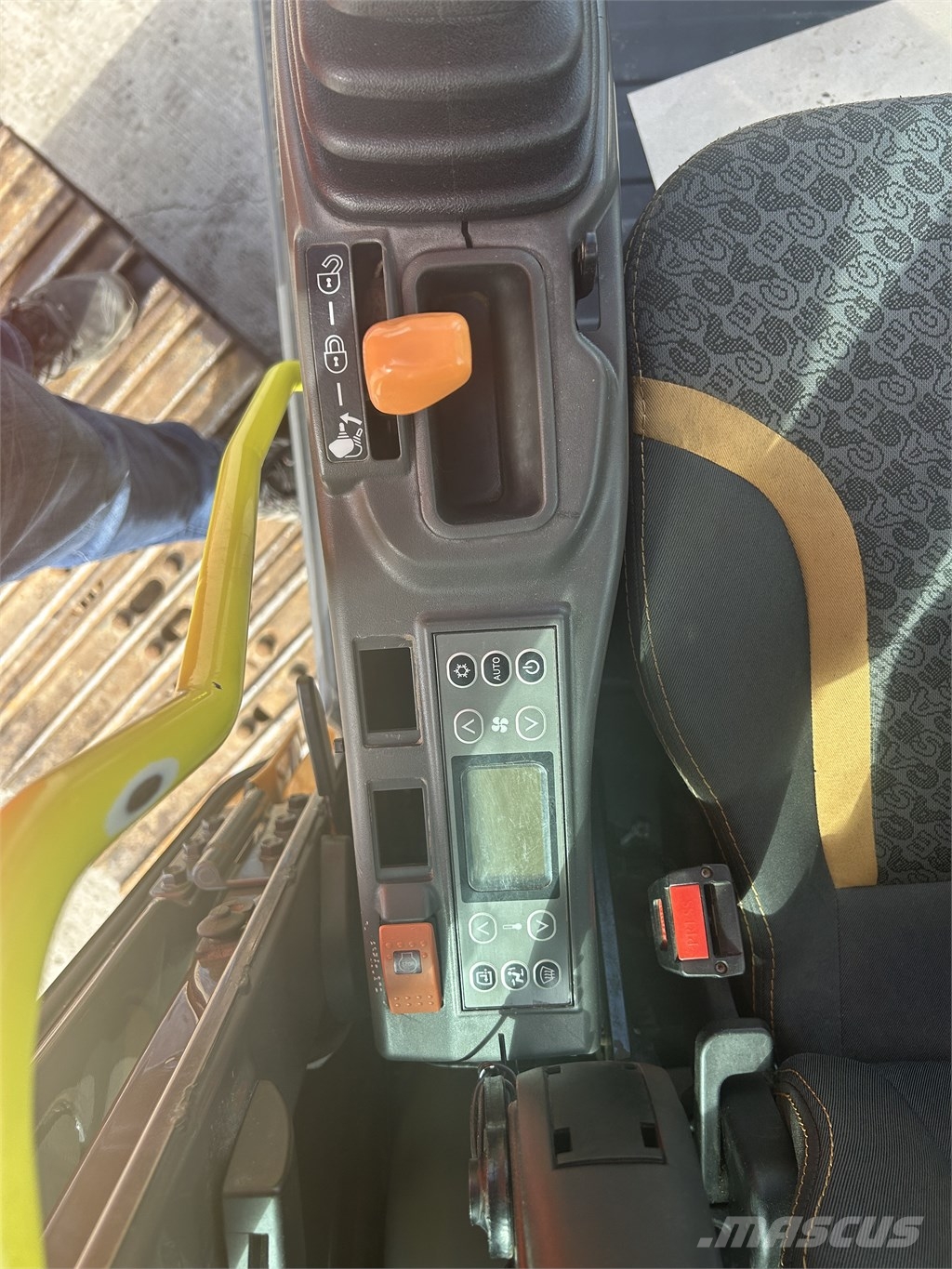 CASE CX 130 D Rupsgraafmachines