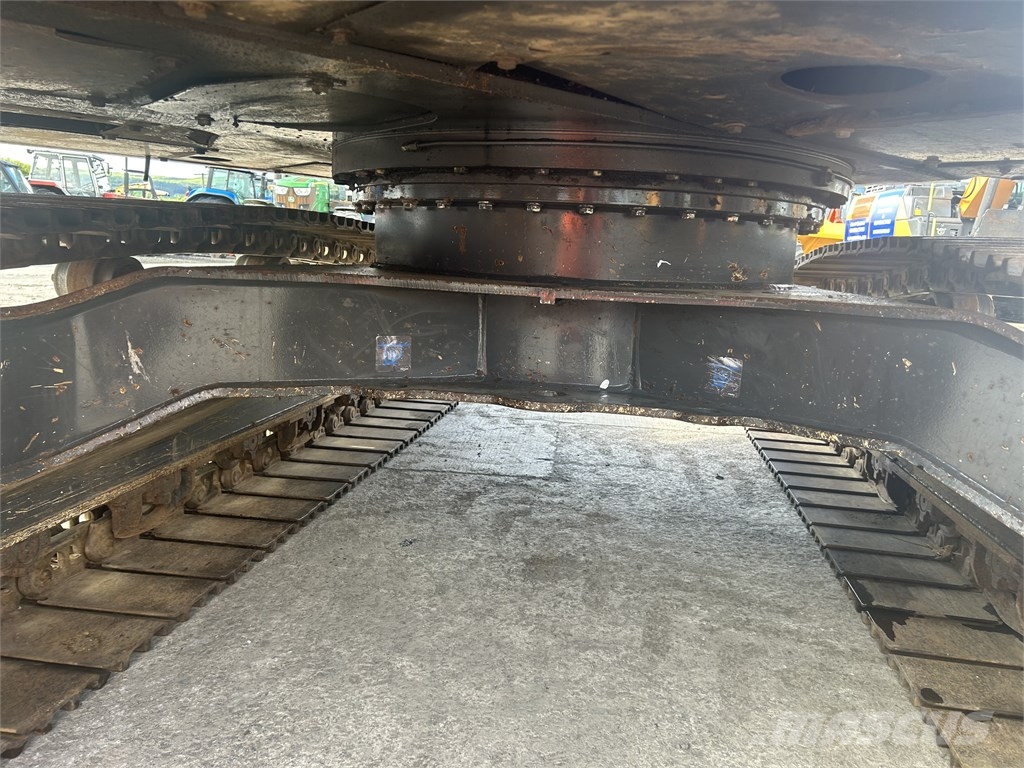 CASE CX 130 D Rupsgraafmachines