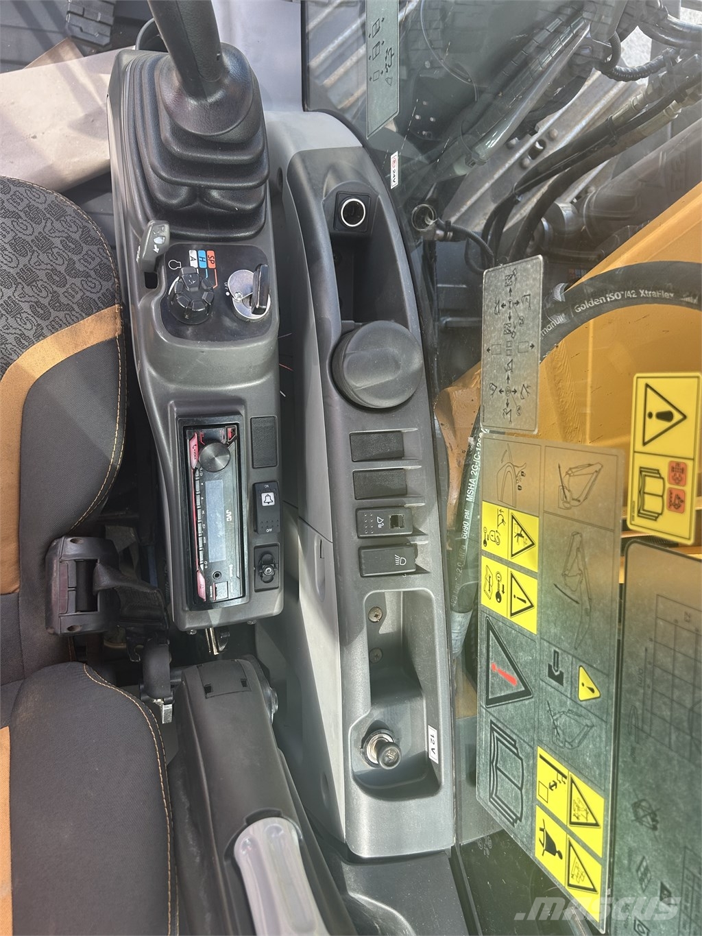 CASE CX 130 D Rupsgraafmachines