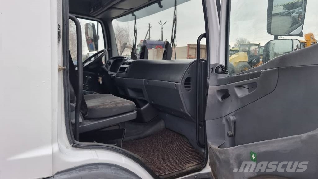 Mercedes-Benz 1018 Sunkvežimiai su dengtu kėbulu