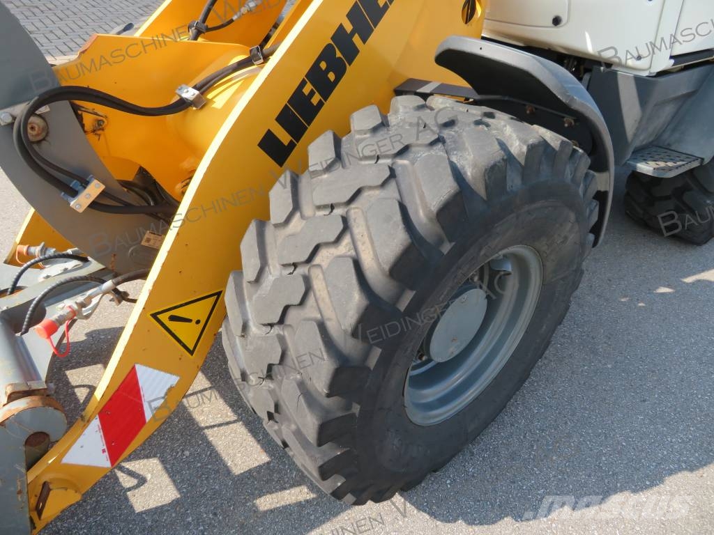 Liebherr 506 compact Kolesni nakladalci