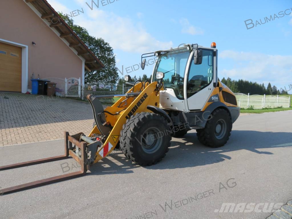 Liebherr 506 compact Kolesni nakladalci
