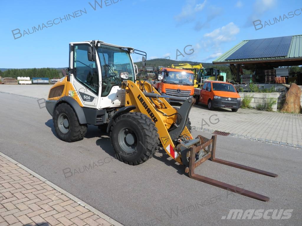 Liebherr 506 compact Kolesni nakladalci