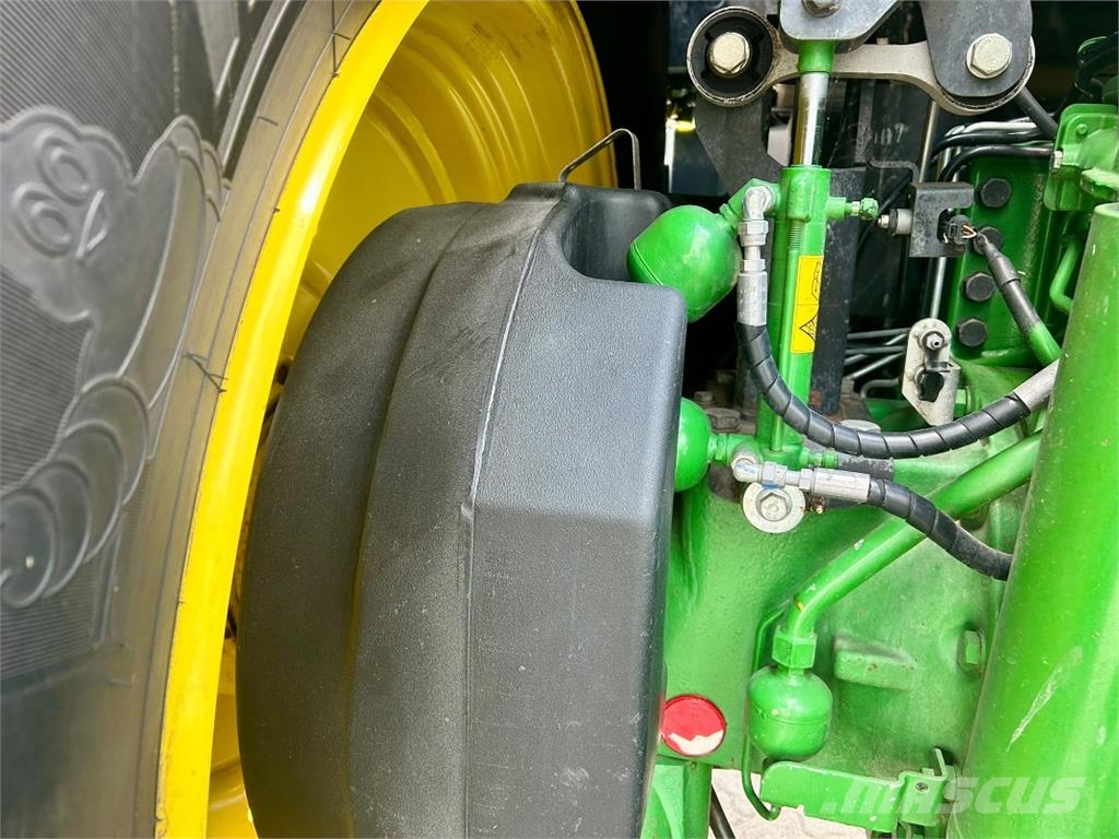 John Deere 6R 250 الجرارات
