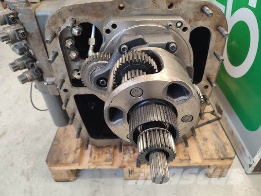 Valtra N163 (CSC485024DDA) gearbox Transmission