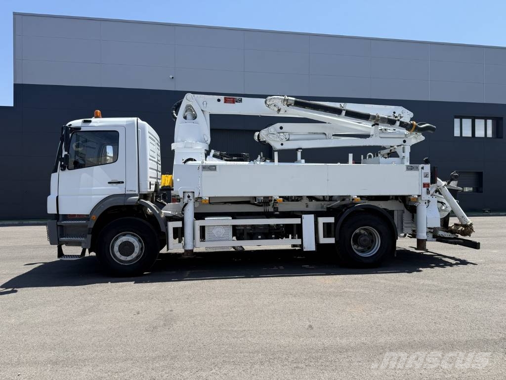 Mercedes-Benz AXOR 1833 طفرات توزيع الخرسانة