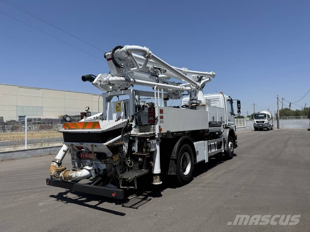 Mercedes-Benz AXOR 1833 طفرات توزيع الخرسانة