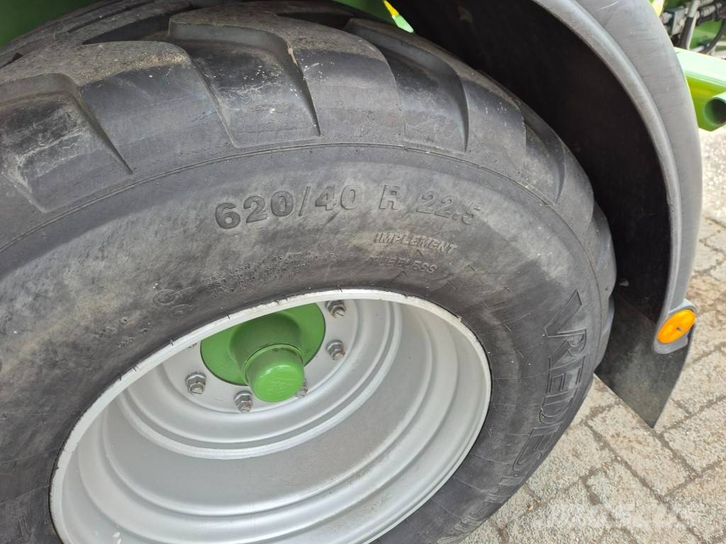 Krone Comprima CF 155 XC محزمات مستديرة