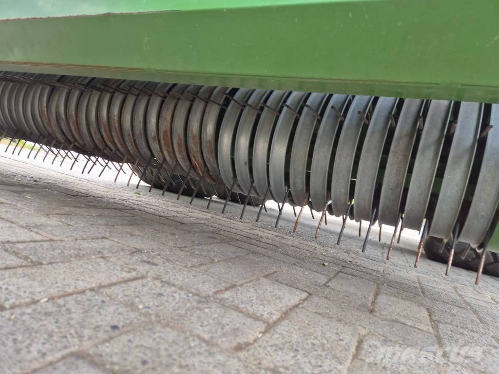 Krone Comprima CF 155 XC محزمات مستديرة