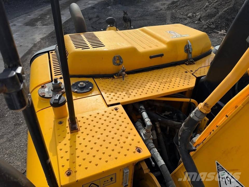 JCB JS 130 Excavadoras sobre orugas