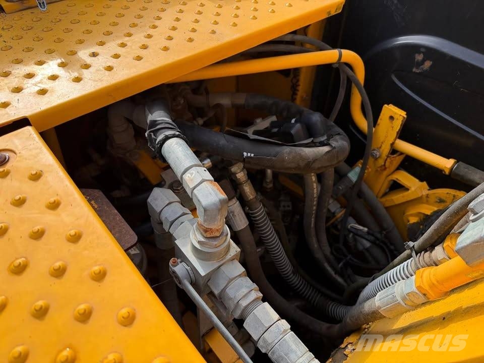 JCB JS 130 Excavadoras sobre orugas