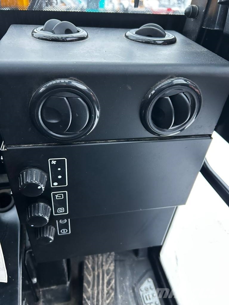 JCB 403 Plus / Tasauskauha, Lämmitin, vähän ajettu! Minilader