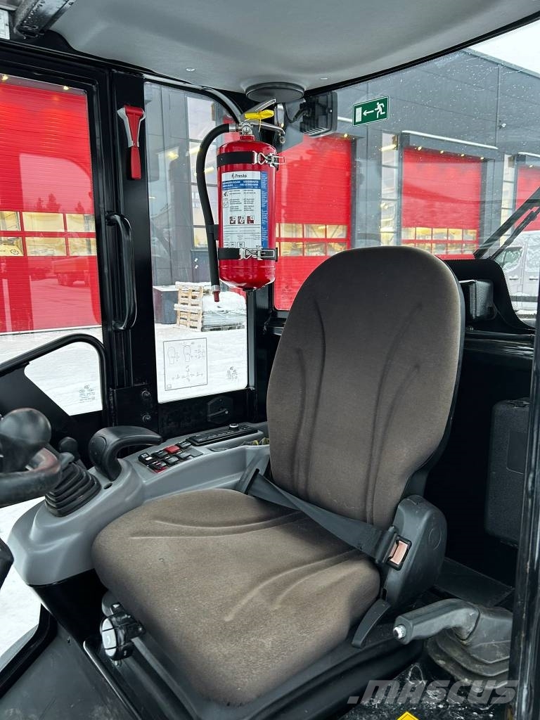 JCB 403 Plus / Tasauskauha, Lämmitin, vähän ajettu! Minilader