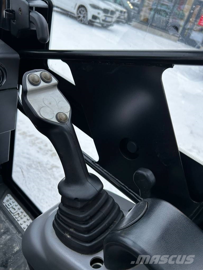 JCB 403 Plus / Tasauskauha, Lämmitin, vähän ajettu! Minilader