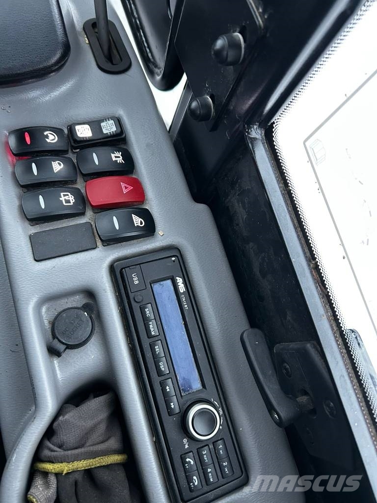 JCB 403 Plus / Tasauskauha, Lämmitin, vähän ajettu! Minilader