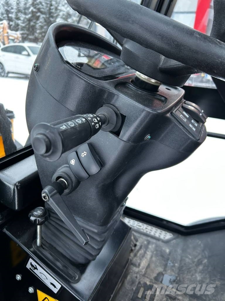 JCB 403 Plus / Tasauskauha, Lämmitin, vähän ajettu! Minilader