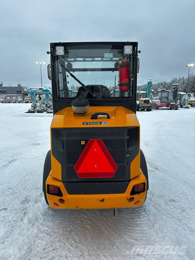 JCB 403 Plus / Tasauskauha, Lämmitin, vähän ajettu! Minilader