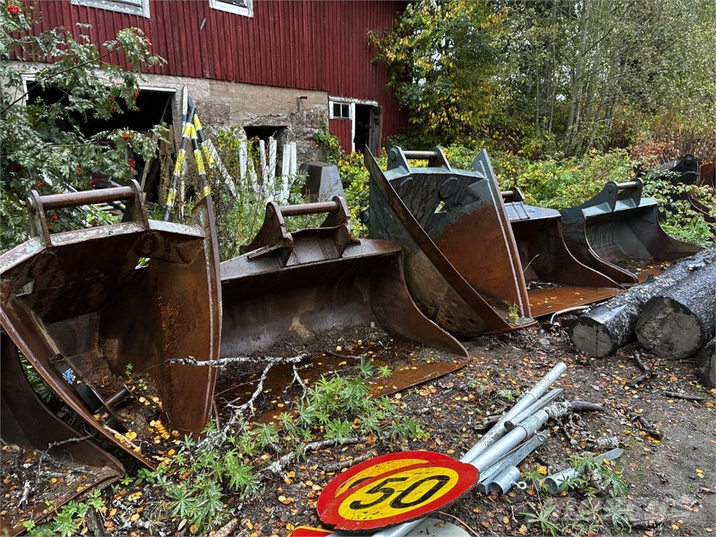 Kaivinkoneen Kauhoja دلاء