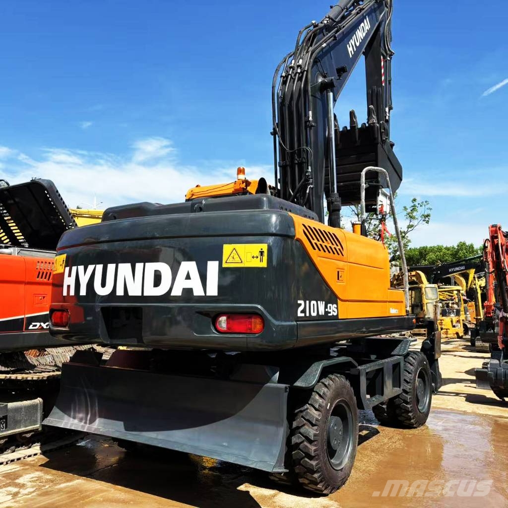 Hyundai 220W-9 Wielgraafmachines