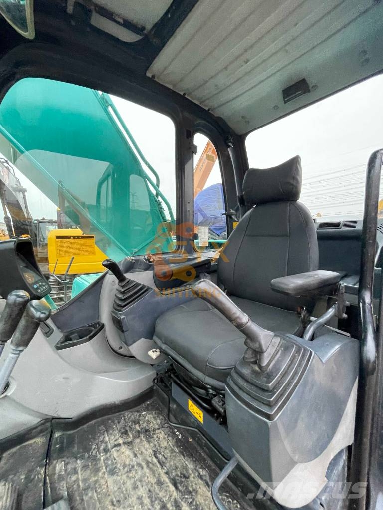 Kobelco SK 200-8 Гусеничні екскаватори