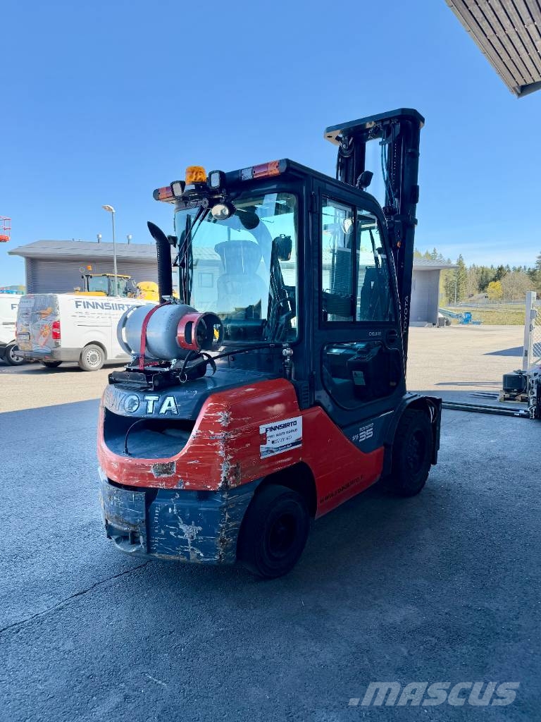 Toyota 02-8 FGJF 35 LPG forklifts