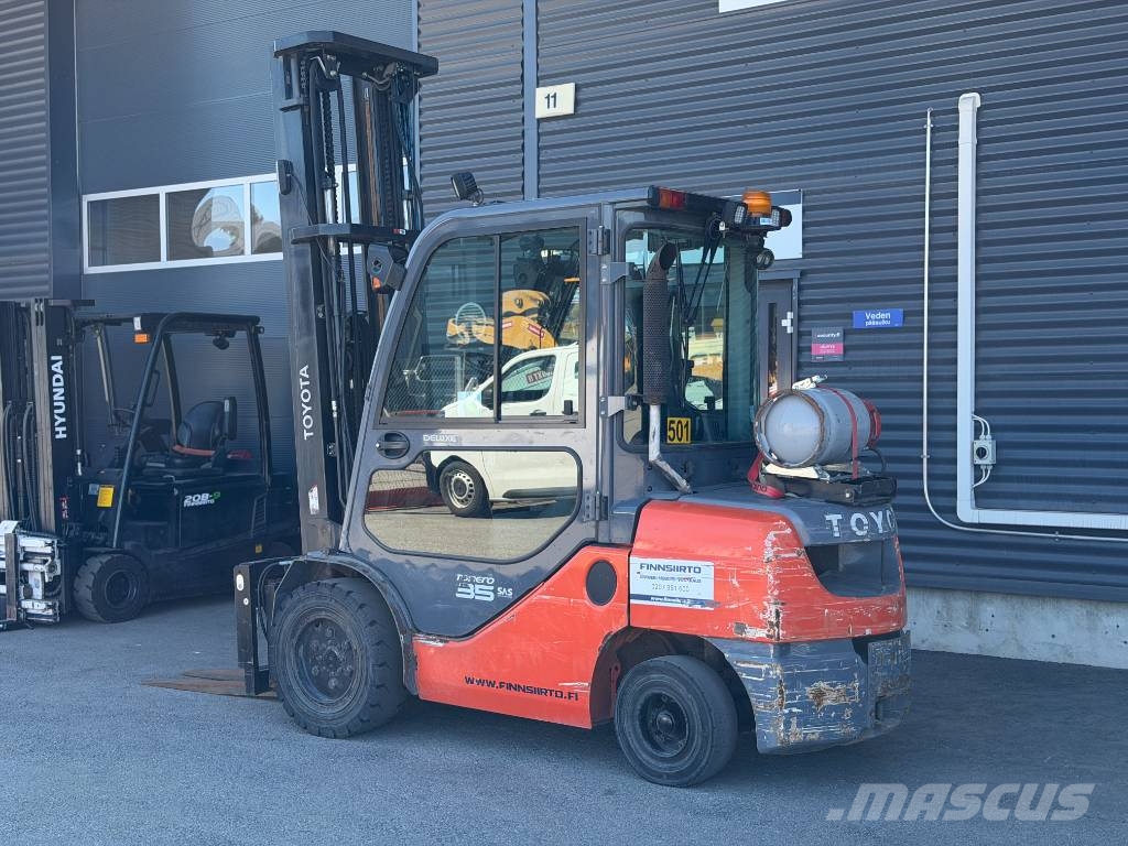 Toyota 02-8 FGJF 35 LPG forklifts