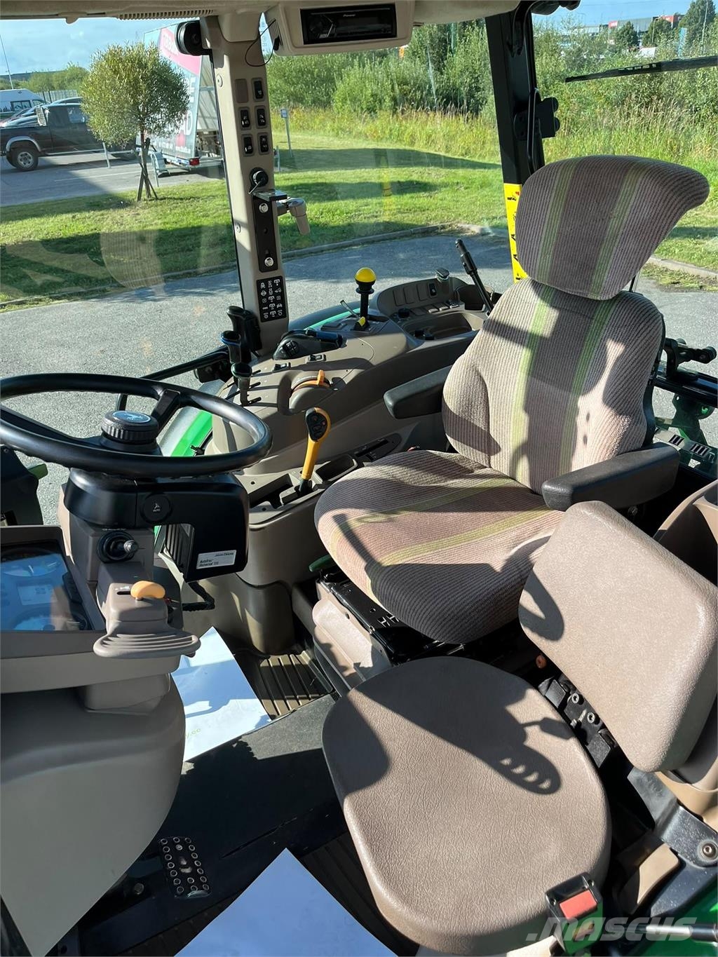 John Deere 5100R Traktori