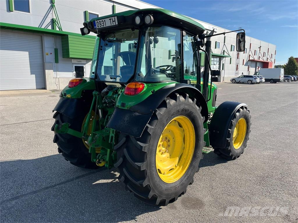 John Deere 5100R Traktori