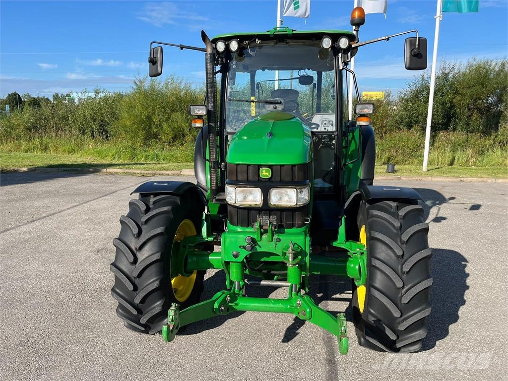 John Deere 5100R Traktori