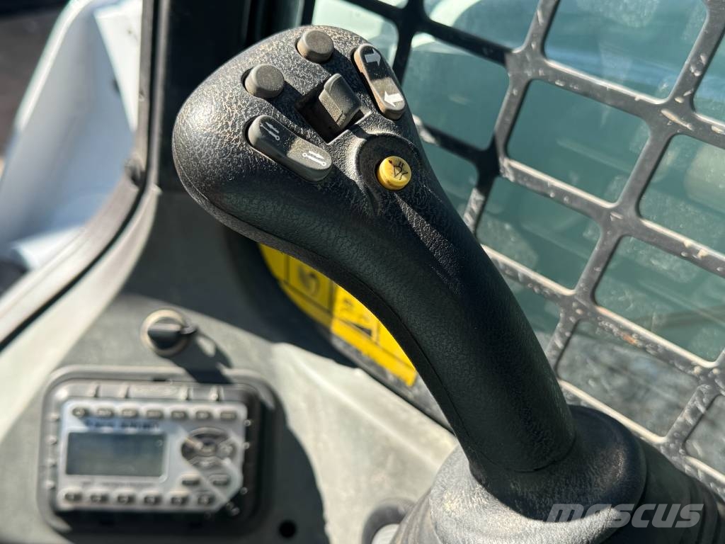 Bobcat T 770 لوادر زحافة