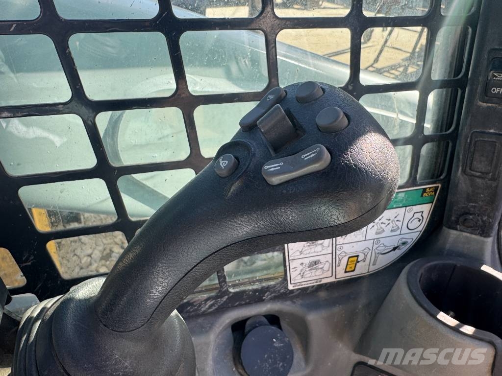 Bobcat T 770 لوادر زحافة