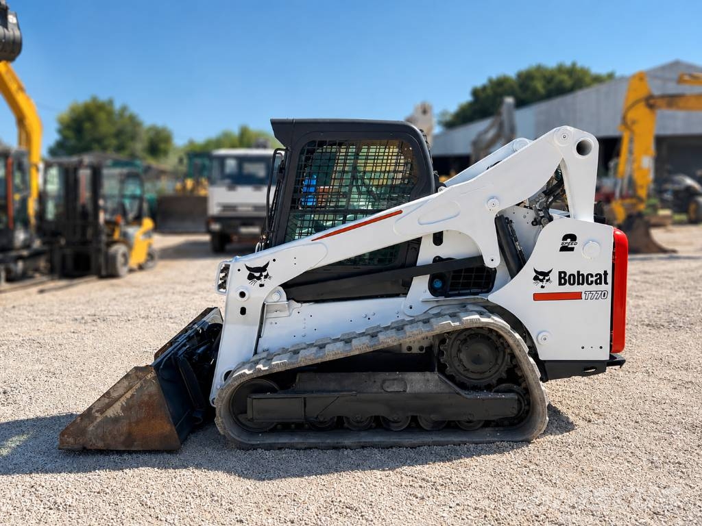 Bobcat T 770 لوادر زحافة