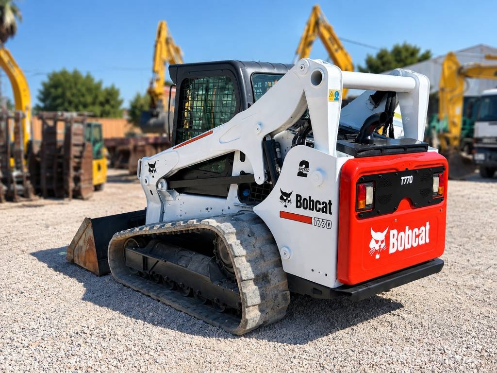 Bobcat T 770 لوادر زحافة
