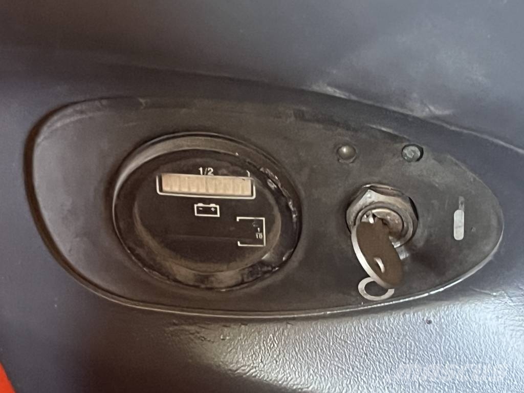 Linde L12 /379/ V-2097 OB Apiladores eléctricos autopropulsados
